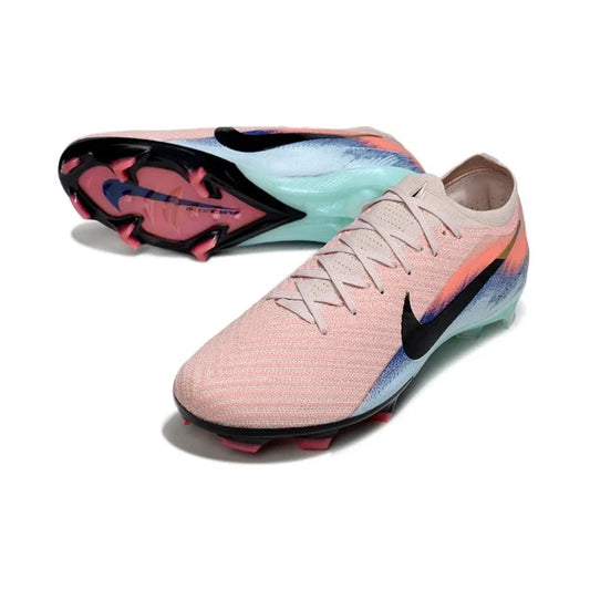 Botas de fútbol Nike Air Zoom Mercurial Vapor 16 Elite United Pack negras y rojas para terreno firme (FG)